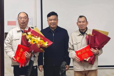 桂林市政协副主席、市总工会主席文建中走访慰问桂容公司高层次人才